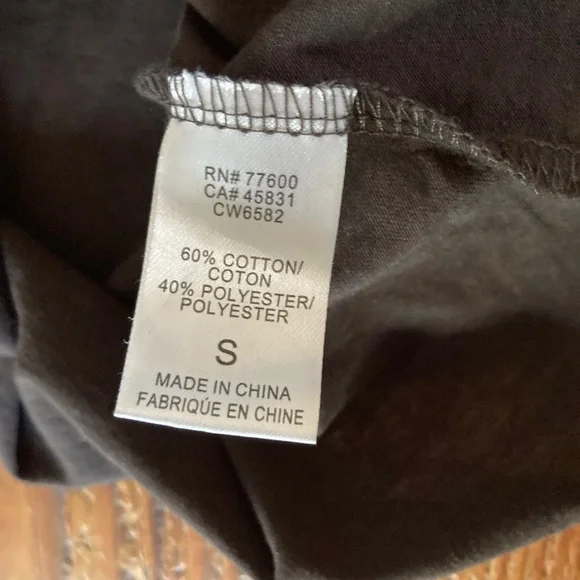 NWT Chaser Cold Shoulder Long Sleeve Lightening Bolt T-Shirt, Black, Size Small - Picture 6 of 13